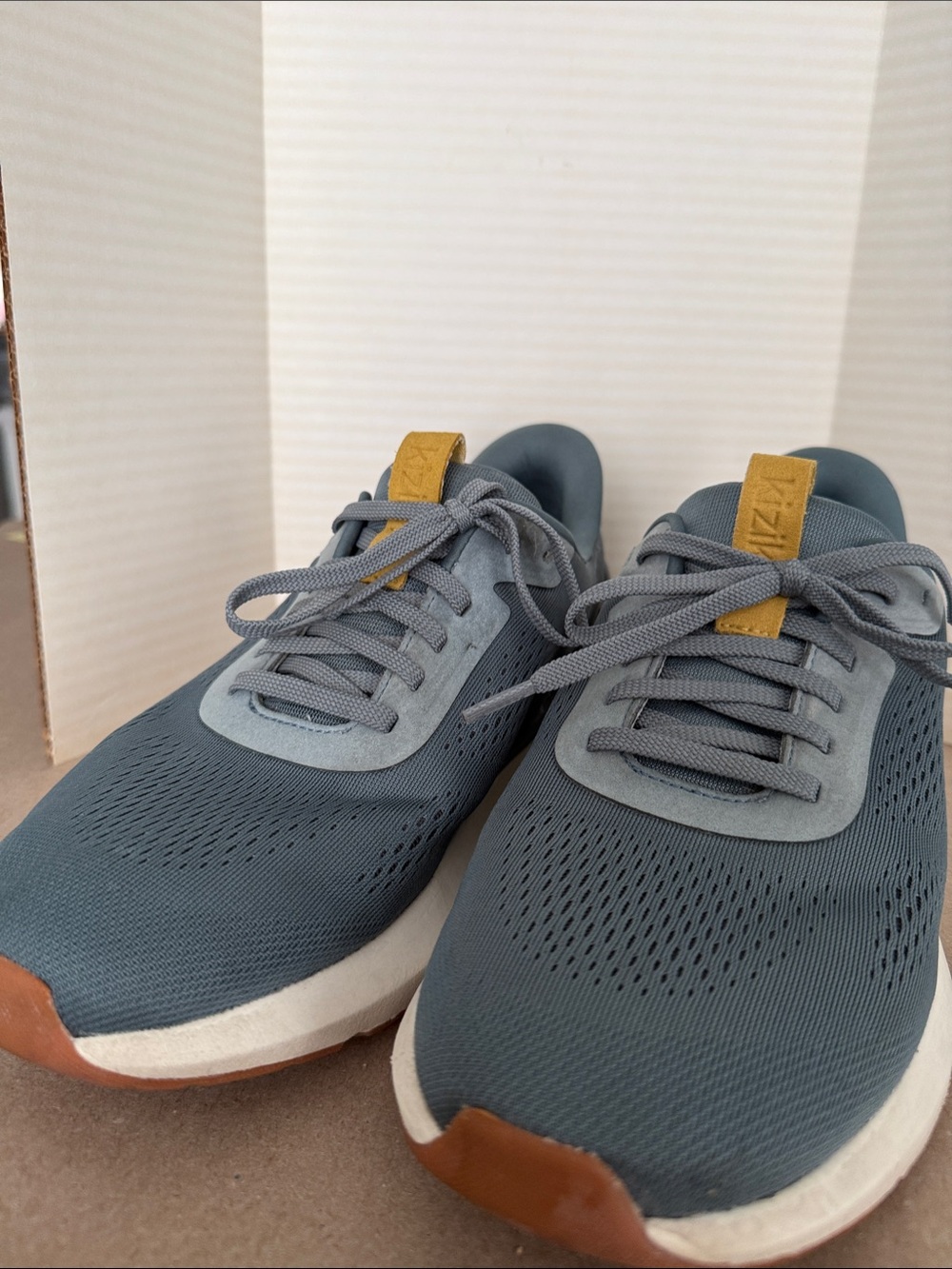 Kizik Men's Athens 2 Stormy Weather Athletic Step in Slip on Sneakers Size 10 VG